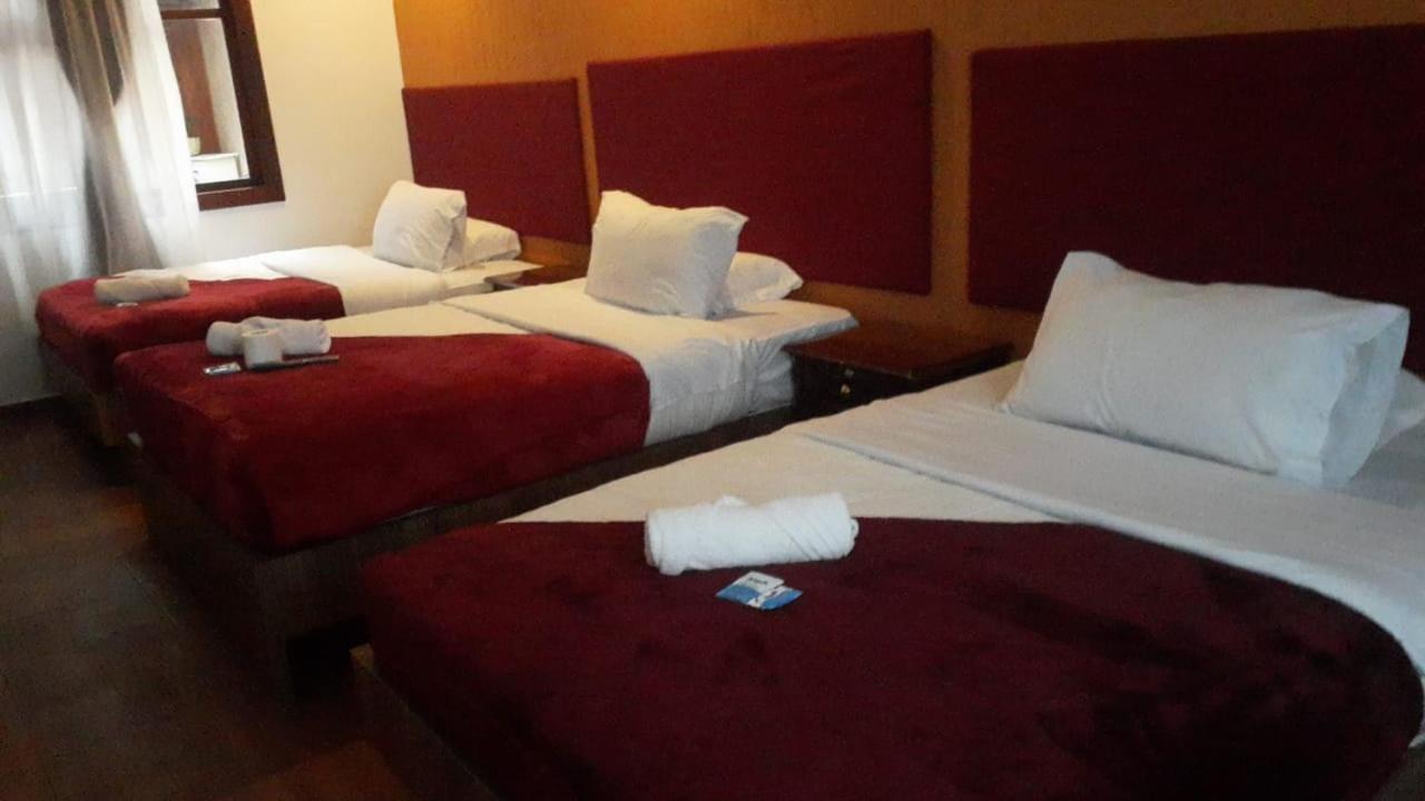 Hostal Nizza Cuenca Exterior photo